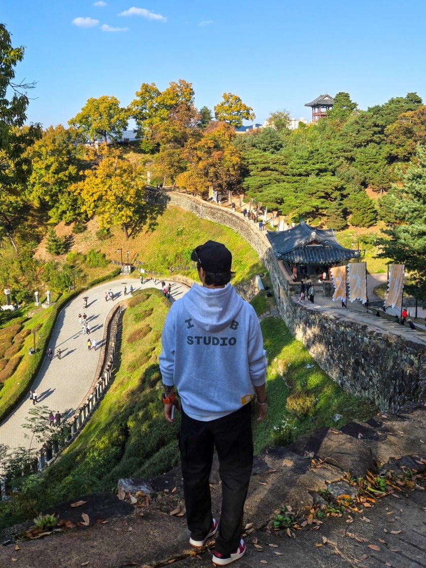 조던 1 로우 화이트 짐레드 블랙 553558-163 photo review