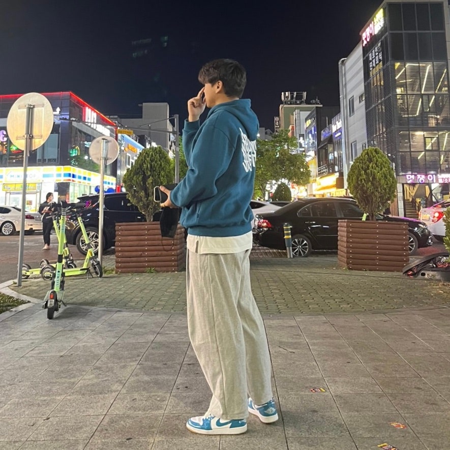 조던 1 로우 SE 바르셀로나 DC6991-400 photo review