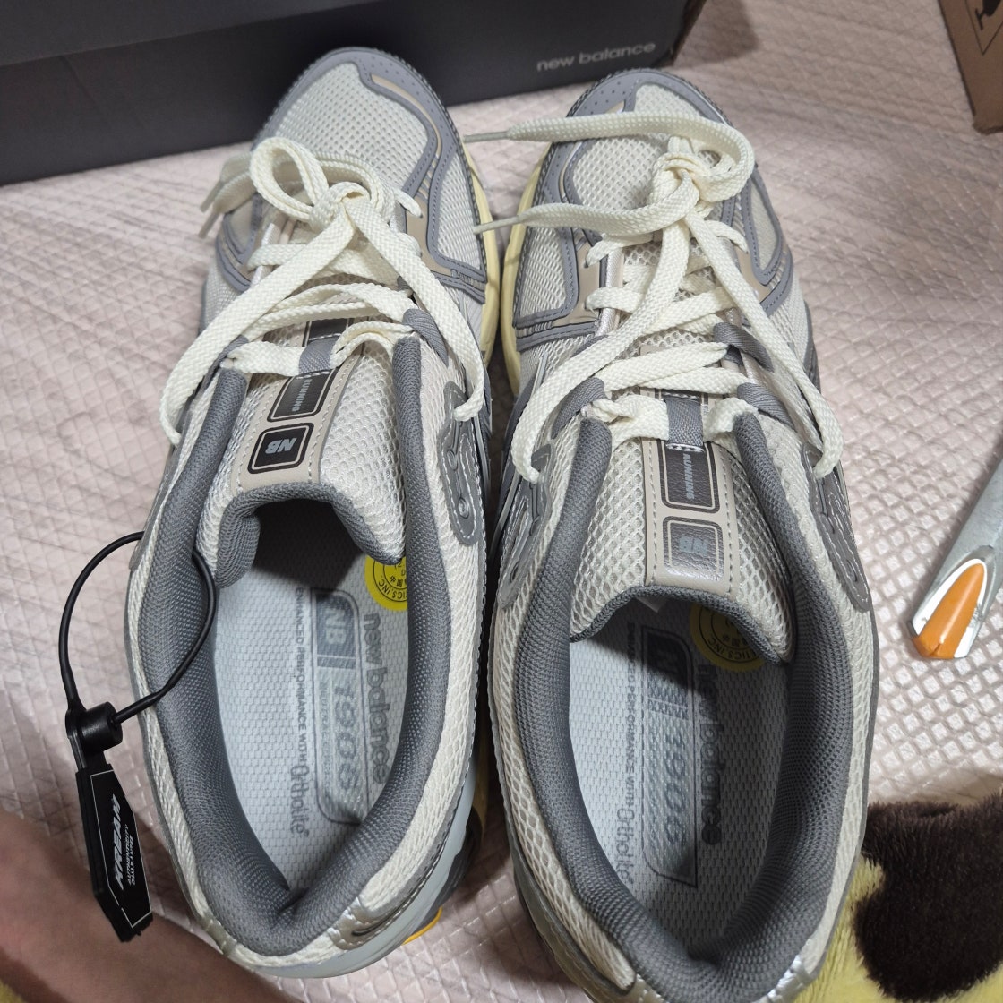 뉴발란스 1906R 그레이 실버 M1906RRD photo review