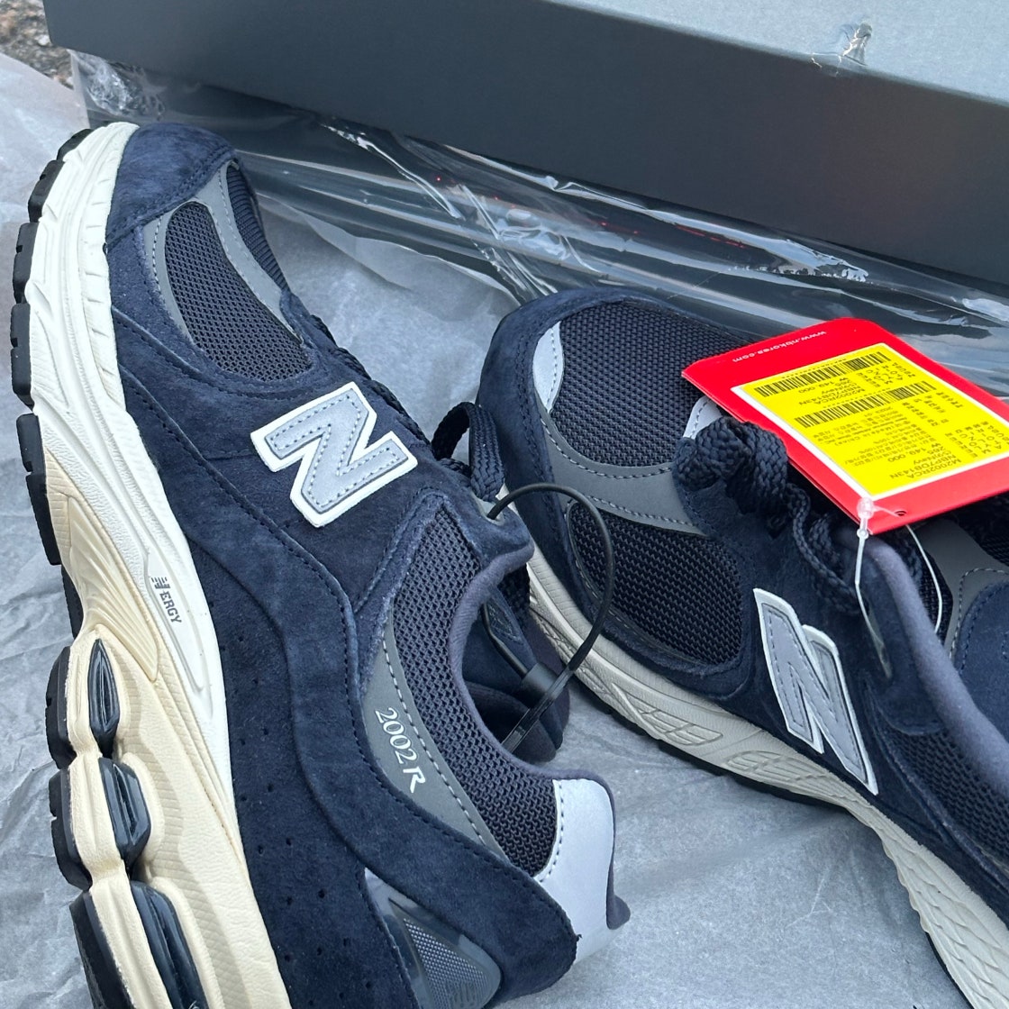 뉴발란스 2002R 이클립스 캐슬락 M2002RCA photo review